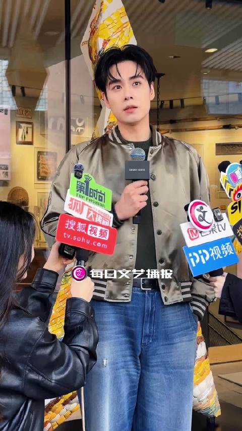 播报在现场｜@胡一天啊 的日常三件套原来和我差不多呀！