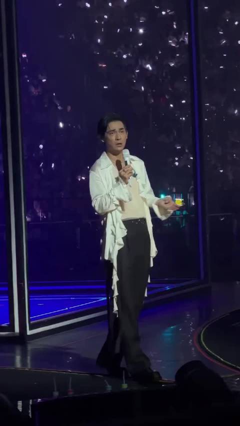 周渝民演唱会cue朱孝天，称他是众人唯一的朋友