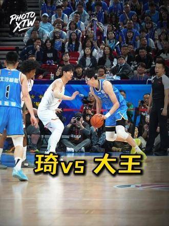 周琦与王哲林正面交锋，场上仿佛轮流献饼，可数据一出——大王直接断层领跑！