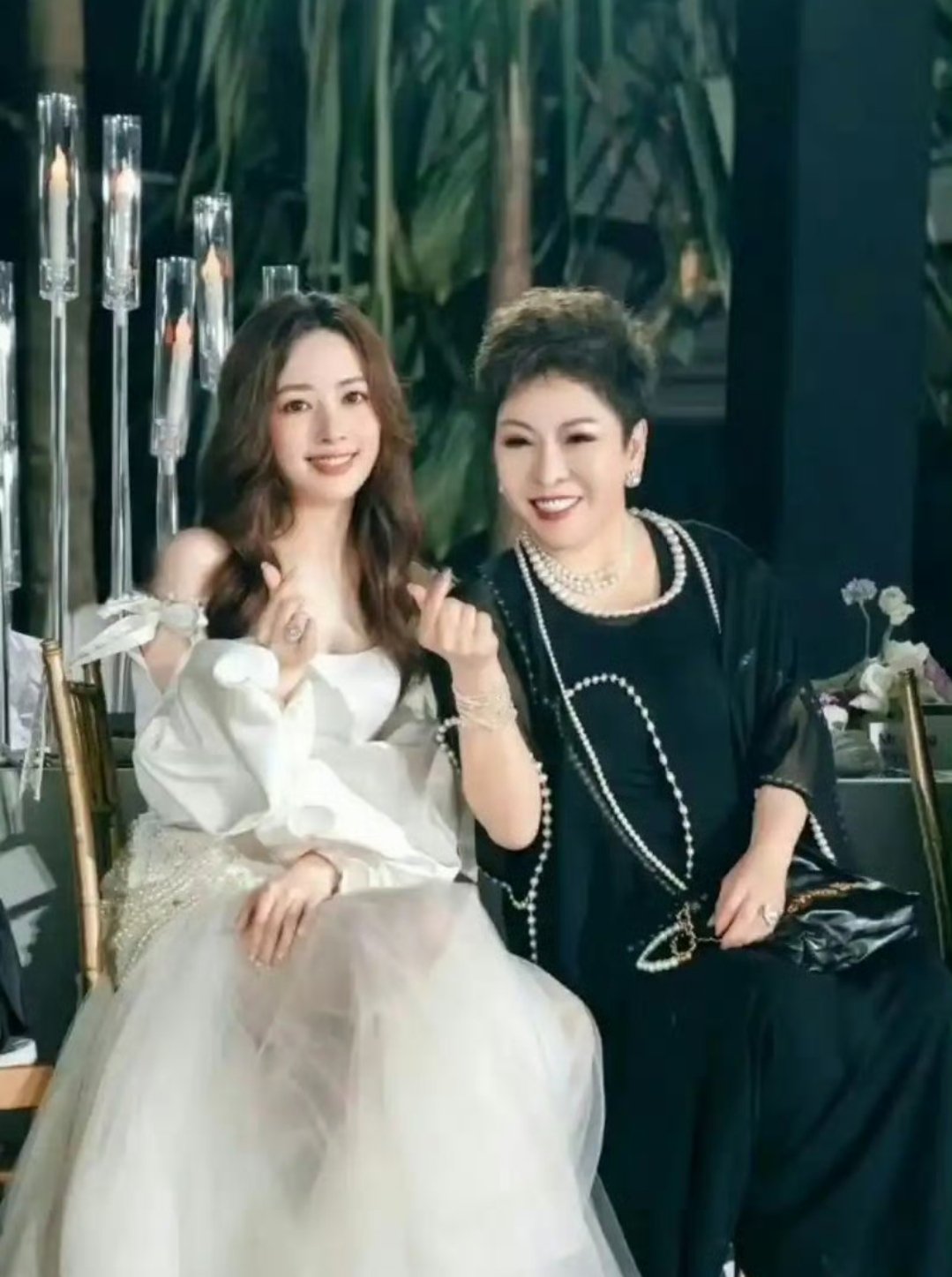 郭碧婷“撞脸”向太背后:一场关于亲情与独立的温柔回应