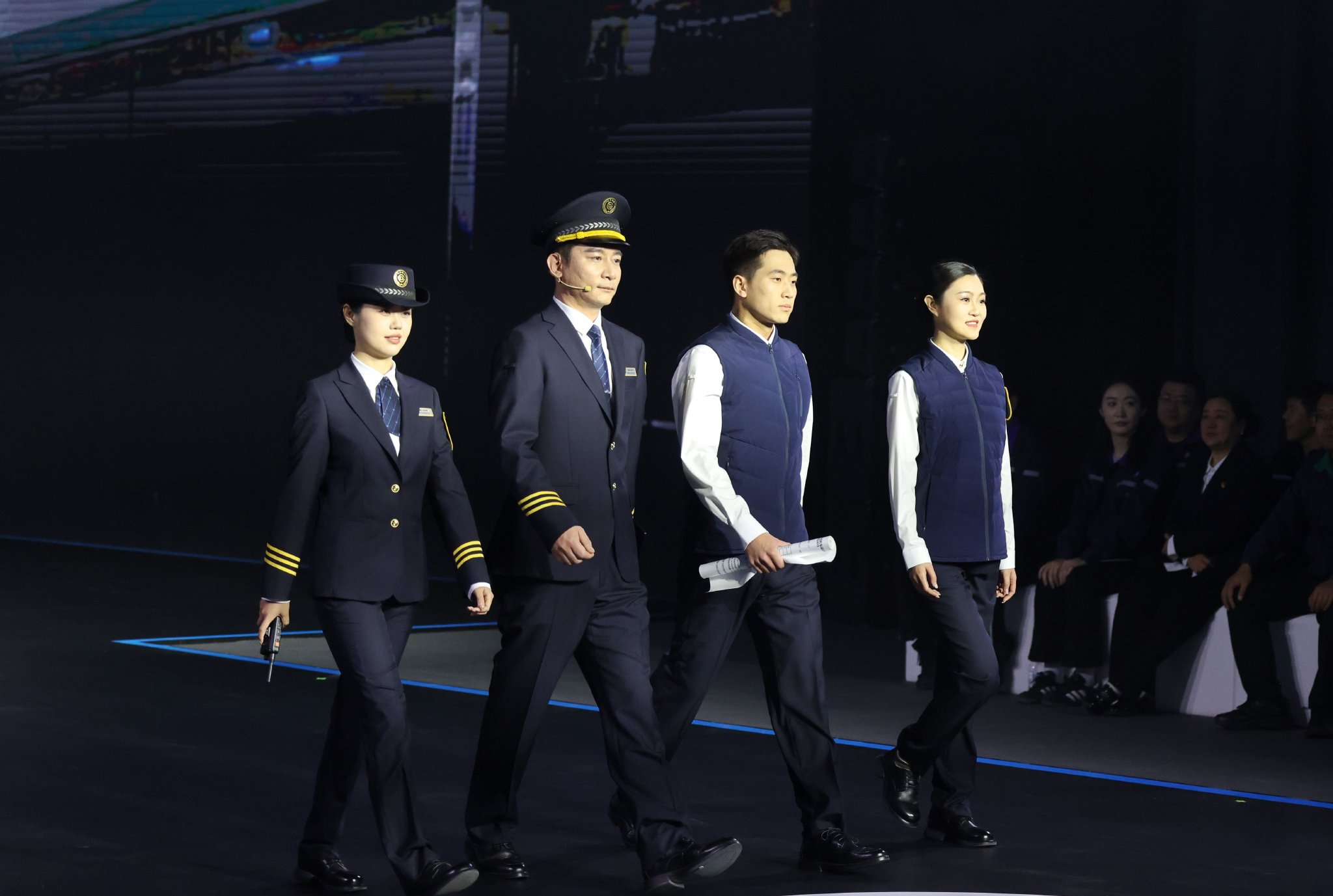運營管理崗位的秋冬季製服配備了羽絨馬甲。新京報記者 王貴彬 攝