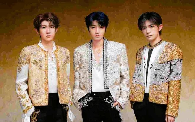双话题霸榜！TFBOYS 补庆生，十二年情谊戳回忆
