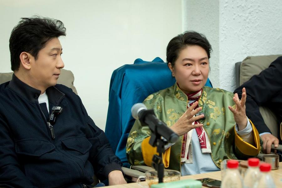 田雨探班《青蛇》重排上热搜 金句频出直言AI无法代替真人