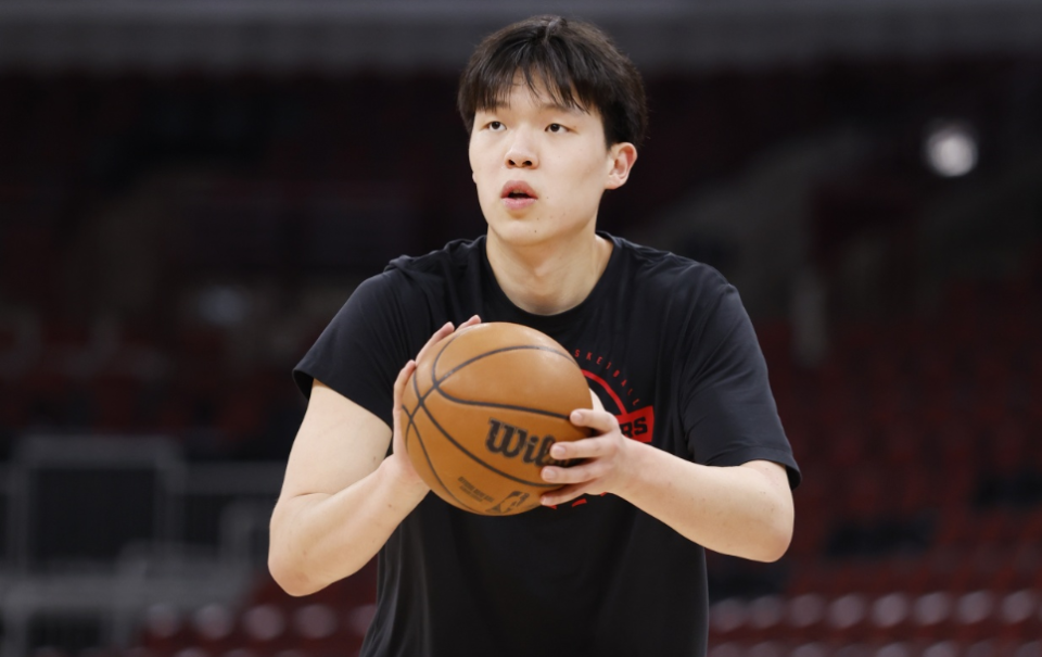 开拓者进季后赛，杨瀚森迎良机，能超周琦易建联成中国篮球第二人吗