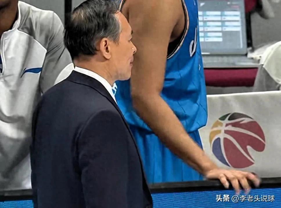 北京男篮17分大胜青岛，杰曼连中5个3分，周琦20分钟12分10篮板