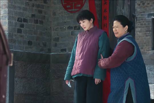 “女儿被绑，父亲不肯拿出地契舍弃女儿，太现实了！” 杨幂