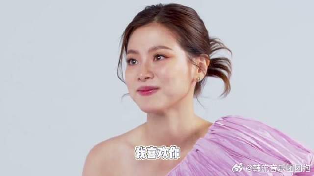 再次告白的小水已经是眼带笑意不会耸肩的自信女孩