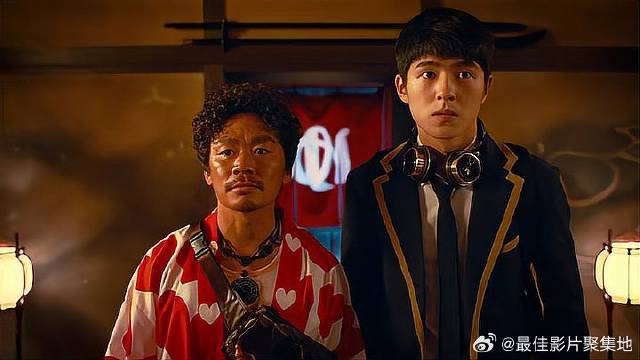 宝强带侄子澡堂泡澡，推开门那一刻，瞬间愣了神！