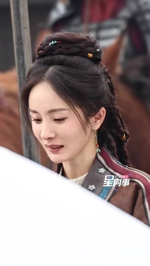 超级怼脸路透几乎是无妆但是杨幂现场状态也神了