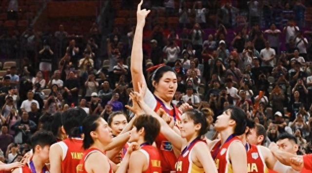 太讽刺！落选国家队，竟被WNBA球队抢着要，为何宫鲁鸣容不下她