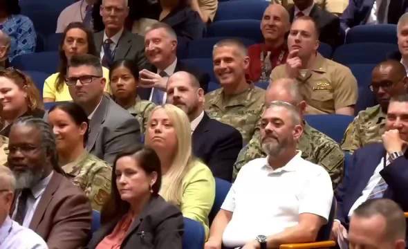 美战争部长引用电影台词冒充圣经引争议