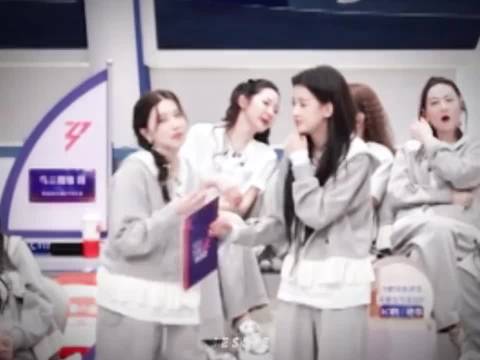 怀念两人一起牵手手的时候 hi6可以牵手拥抱吗