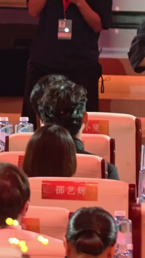 健次宝贝儿！你也是校草呢 你是我心目中永远的校草 @MIC檀健次JC-T .