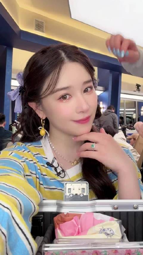 阚清子发浪姐大合照 “是热烈鲜活美好的我们”