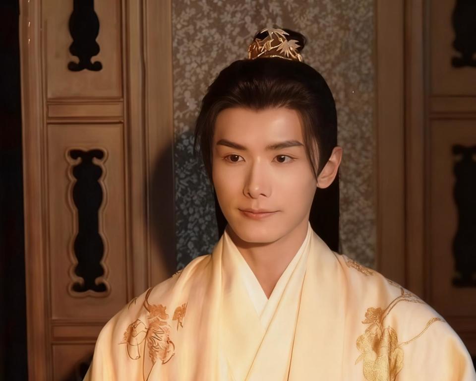 古力娜扎的新剧《玉茗茶骨》开播,2026年一开始,竟能瞧见一群男人搞宅斗