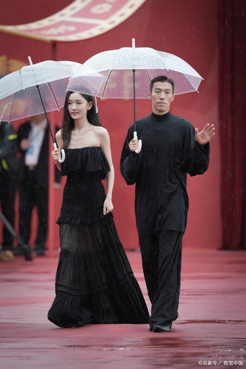 北影节红毯:姜文状态佳,倪妮笑容迷人,朱一龙檀健次帅气十足