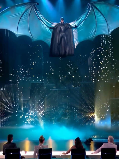 AI永远不能取代真人的原因：谁会想到蝙蝠侠演唱了歌剧版《Let It Go》！