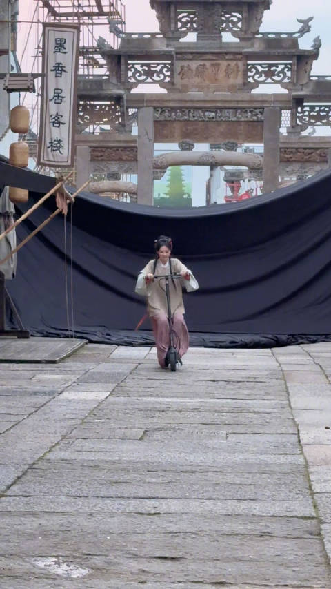杨紫饰演李祯演绎制墨世家传奇