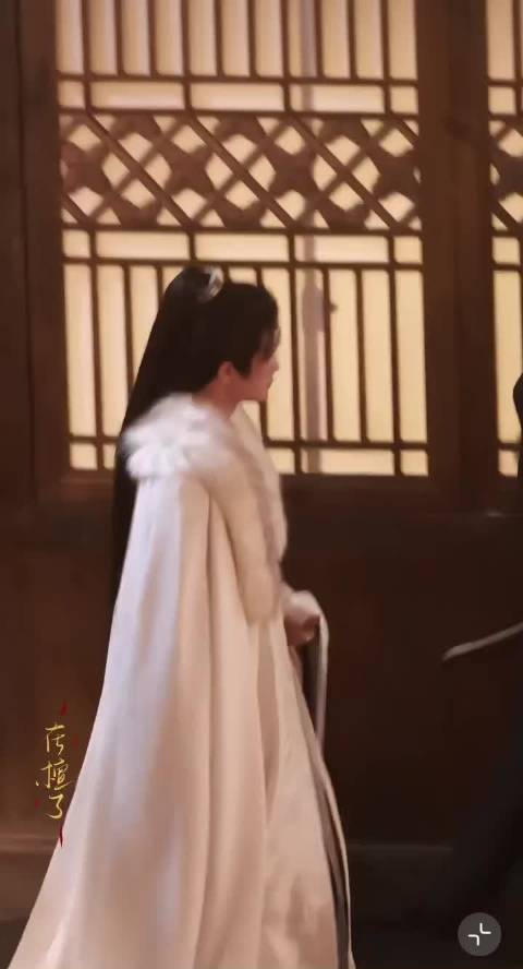 檀健次《何不同舟渡》白衣路透曝光，谢却山造型惊艳
