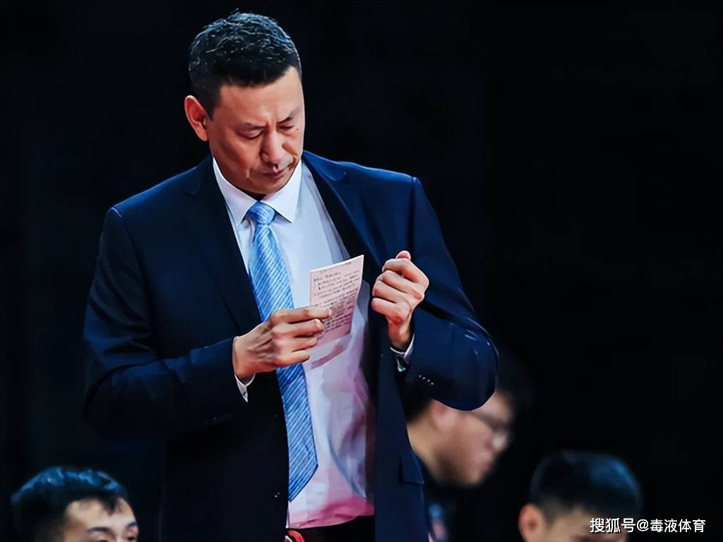 李楠解禁,正式重返CBA赛场教练席,李春江转型自媒体悠闲度日