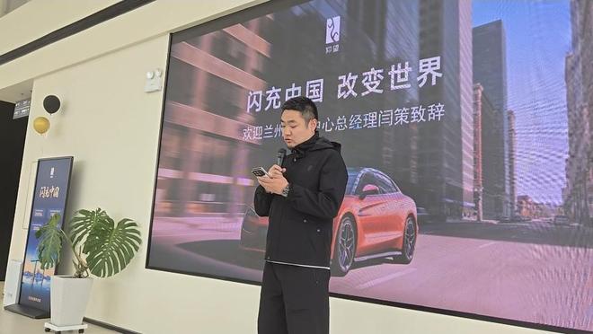 我去看仰望，你告诉我充电快？试了一圈U7，果断选择等另一款车