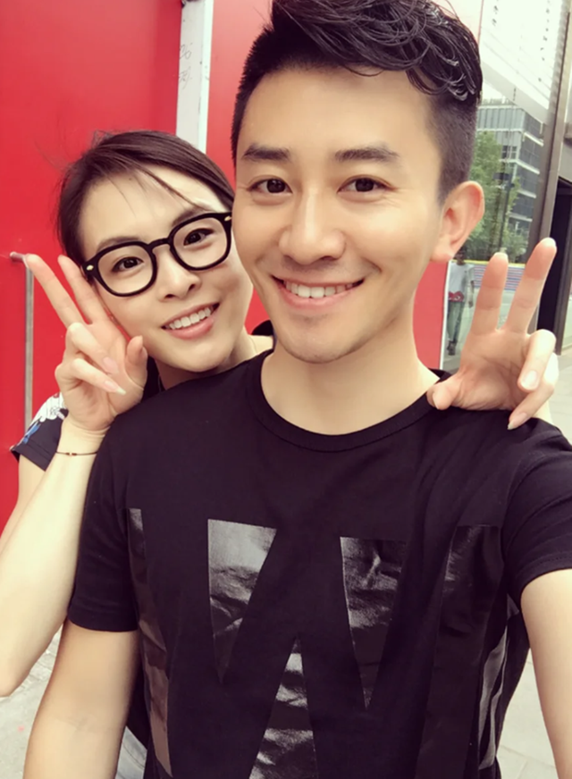 吴敏霞庆结婚8周年,老公不仅帅面相越来越靠谱,儿女双全好幸福