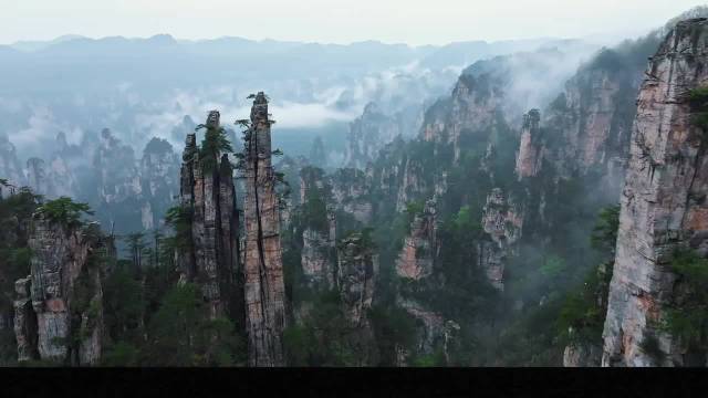 张家界奇峰云雾引全球瞩目，韩国游客列必游清单