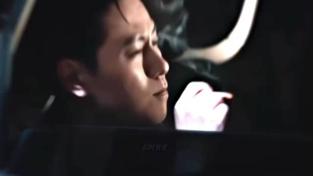 秦俊杰把蒋诚在黑白边缘的撕裂感演得很到位