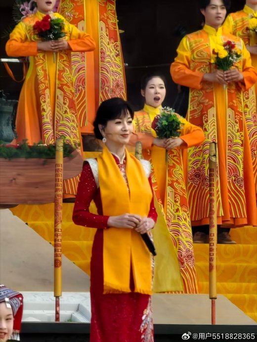 赵雅芝领唱《黄帝颂》惊艳全场，香港艺人寻根中原彰显家国情怀