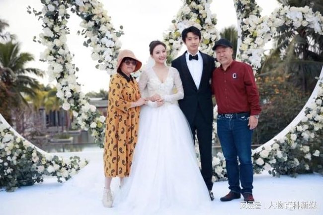 张杰曾让爸妈参加魏晨婚礼 见证兄弟幸福时刻