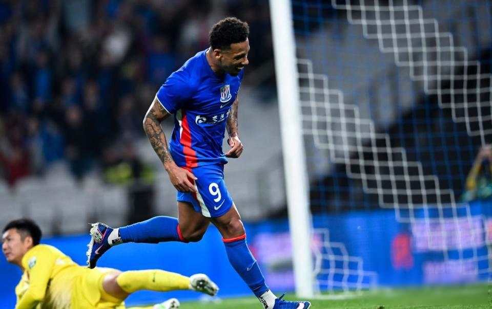 申花稳坐榜首，拉唐吕焯毅抢戏，中超格局悄悄变了