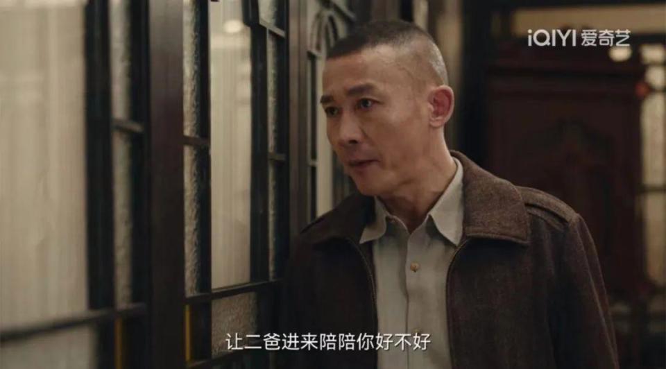 《暗夜与黎明》聂远带女拍戏，漂亮妻女被关注，10岁星二代有灵气_新闻