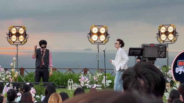 小鬼王琳凯张新成路透翻唱曹格歌曲获百万点赞