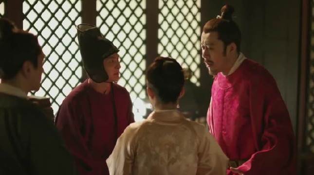 红狼初具人形，此刻他是爱明兰的