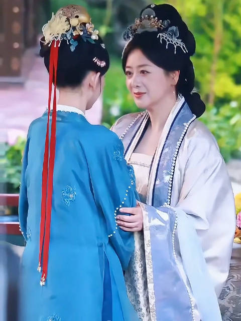 小李琳宋祖儿同框路透曝光，颜值在线氛围感拉满