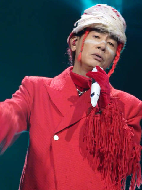 陈小春演唱AI歌曲《街角的晚风》，应采儿买断版权
