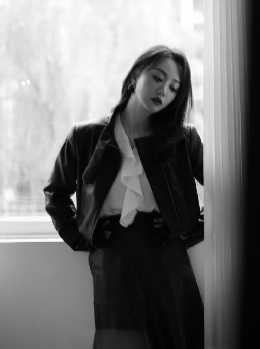 作为演员，杨蓉脸部烫伤是否会影响其后续的影视作品拍摄？