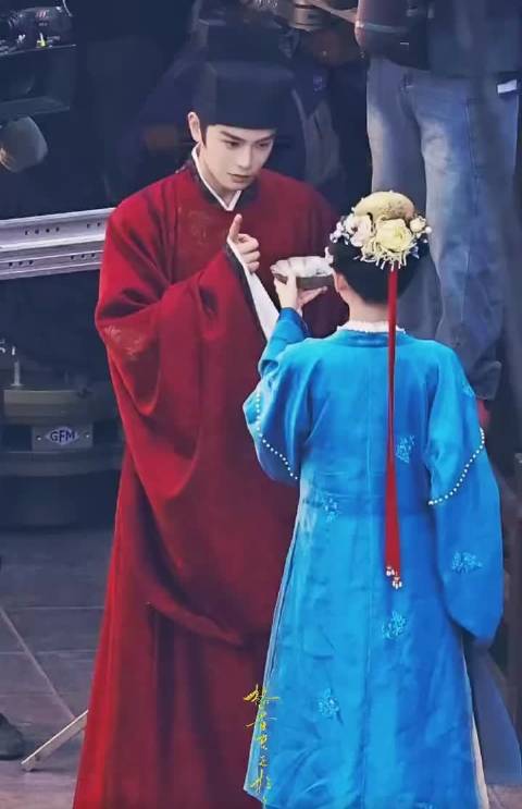 宋祖儿、丁禹兮《司宫令》同框路透，呦，男主霸气护妻了