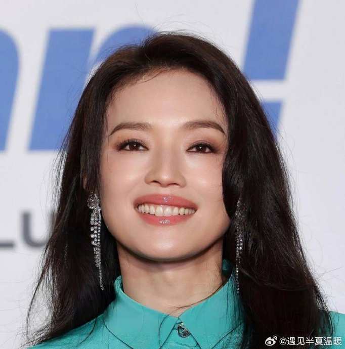向太提到的娱乐圈“不装天团”里，除了李小冉还有哪些代表人物？