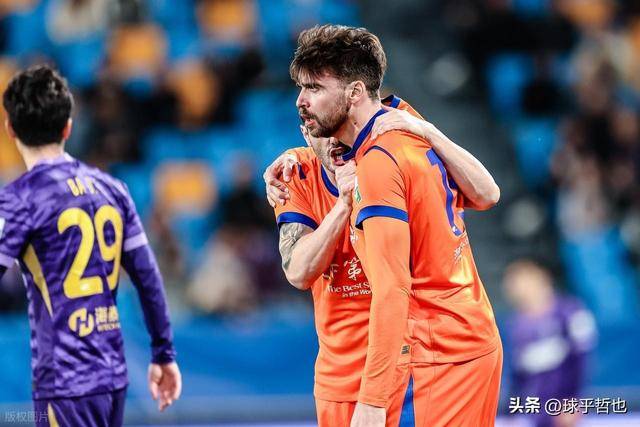 中超再现点球不进！山东泰山队2-1逆转天津津门虎！陈泽仕制胜球