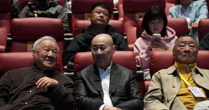 腾格尔现身庐江！合肥小村里的公益放映，让村里村外人同落泪