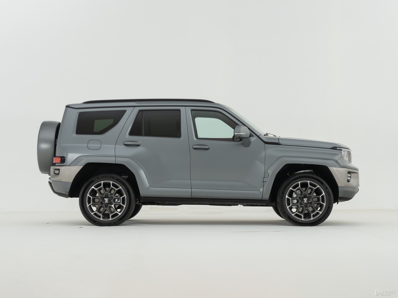 坦克700新能源定位解析 高端新能源越野SUV