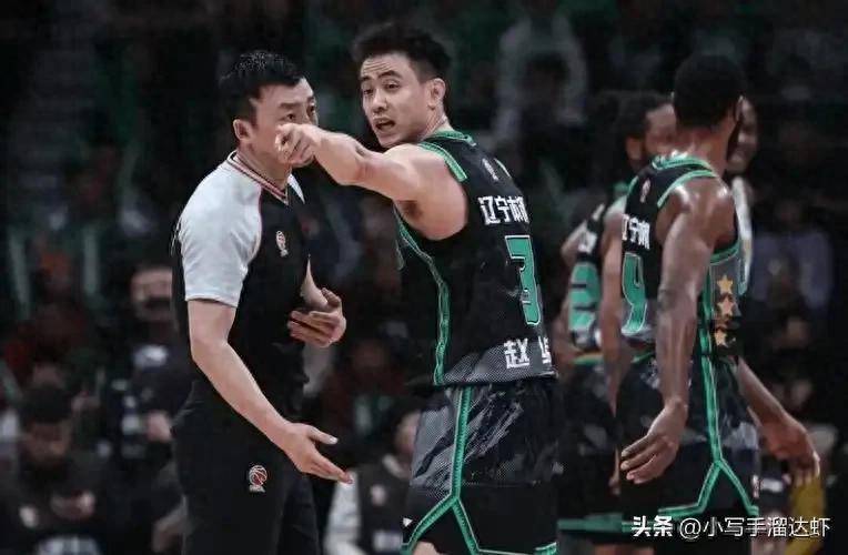 格局!赵继伟加冕助攻王却称“幸运”致敬郭艾伦:他才是我的标杆_赛场_比赛_辽宁