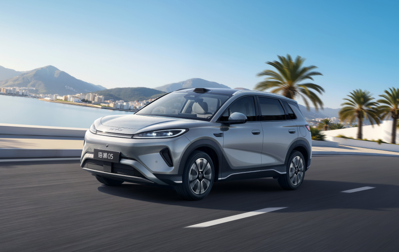 9.79万!全新比亚迪海狮05上市,EV上闪充,DM版305km纯电!