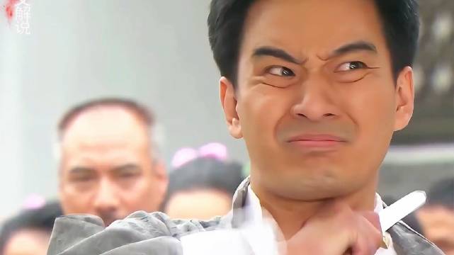 陈真比武时临阵脱逃，导致武馆馆主方志雄自尽