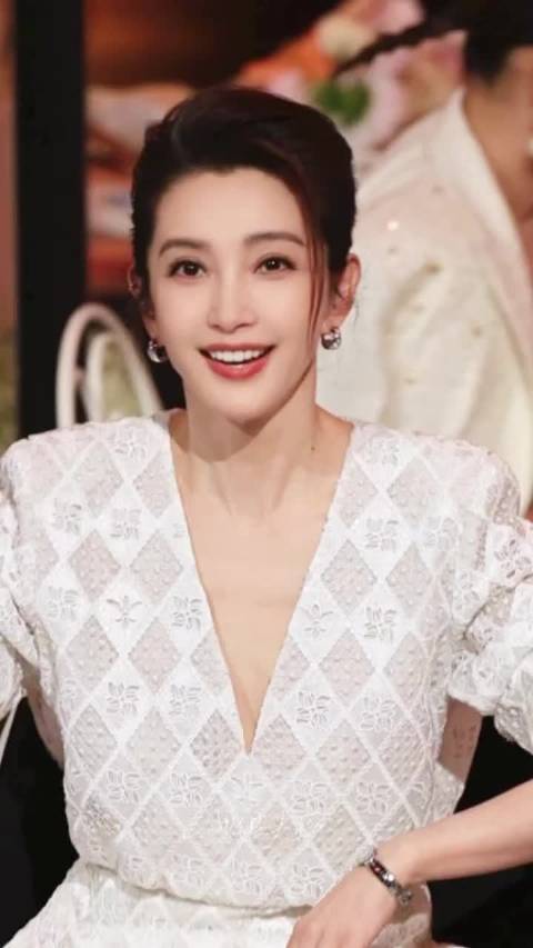 李冰冰回应拍戏安排，透露转型幕后原因