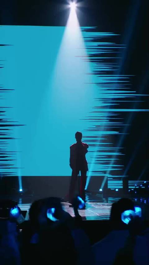 她的嗓音真的好低啊，我试了试那么低，发不出声音了 李宇春