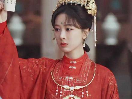 杨紫主演《家业》登顶桃厂剧集榜首