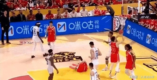 广厦队锋线受重伤，将缺席G2比赛，王博面临挑战