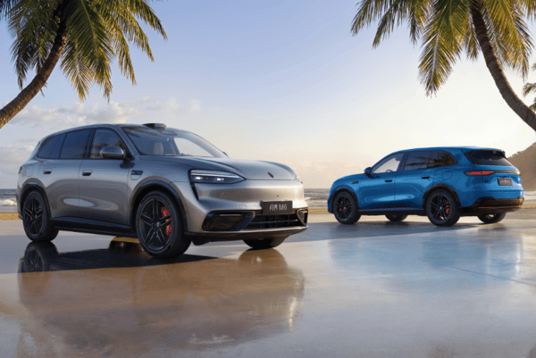 问界双雄齐发！问界M6上市、全新一代问界M9预订